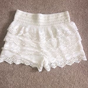 Cream lace crochet shorts